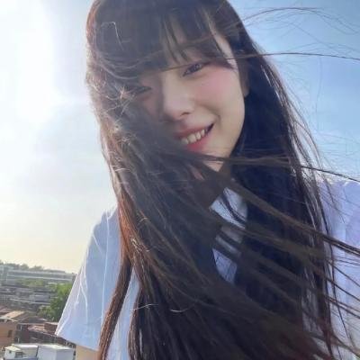 橙色女孩